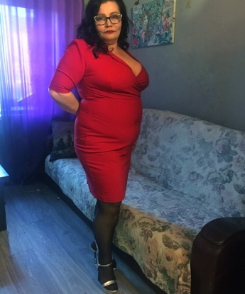 В Москве я создам атмосферу уюта и расслабления, где ты сможешь полностью раствориться в моих ласках. Обладая богатым опытом, я смогу удовлетворить твои самые смелые фантазии и желания. Мои услуги включают классический секс, оральный секс, массаж и многое другое. У меня есть отличные отзывы от довольных клиентов, которые подтверждают мою непревзойденную профессиональность и умение доставить удовольствие. Буду рада встрече с тобой и сделать наше время незабываемым! 🌹💋Фото в моем профиле в Москве. 4380, 53 года